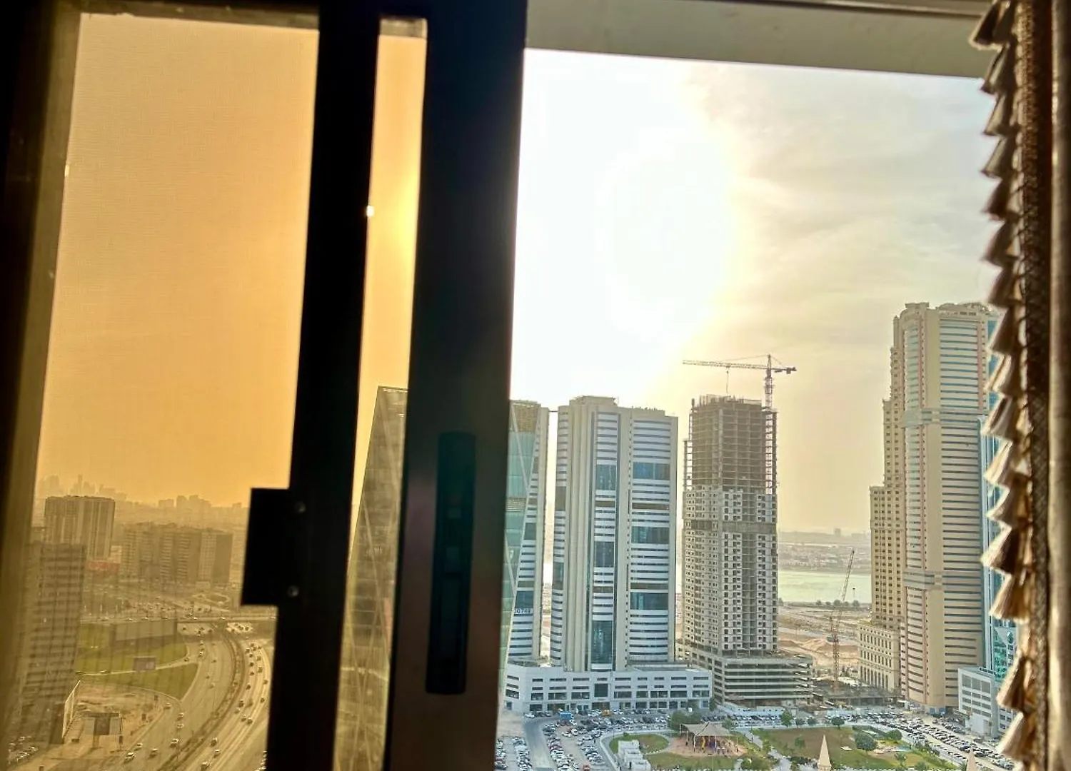 Entire 1-Bedroom Apartment In Sharjah Tower